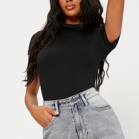 Women Solid Form Fitted Tee Top - Picture 3 of 5